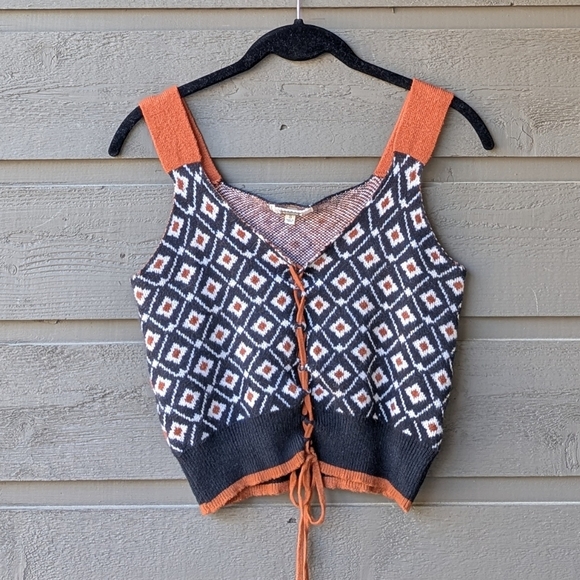 Gimmicks by BKE Western Boho Knit Lace Up Crop Tank Top Size Small - Picture 1 of 8